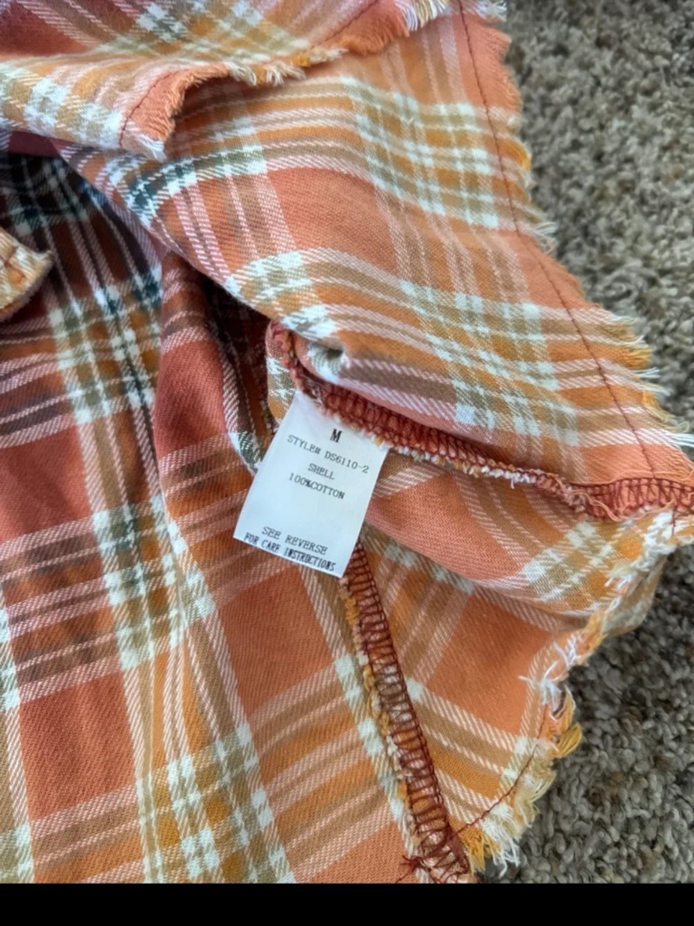 Oli & Hali Cropped Button Front Raw Hem Plaid Flannel Shirt size Medium - Picture 10 of 12